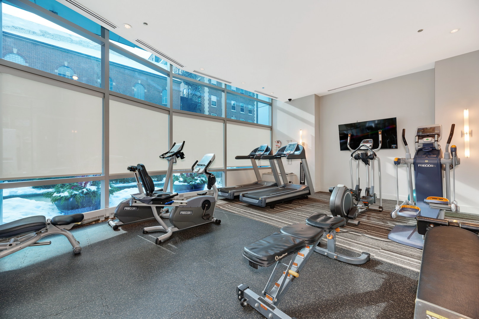 110 West Superior Street, Unit 2003 Chicago, IL 60654 - Photo 37 of 38