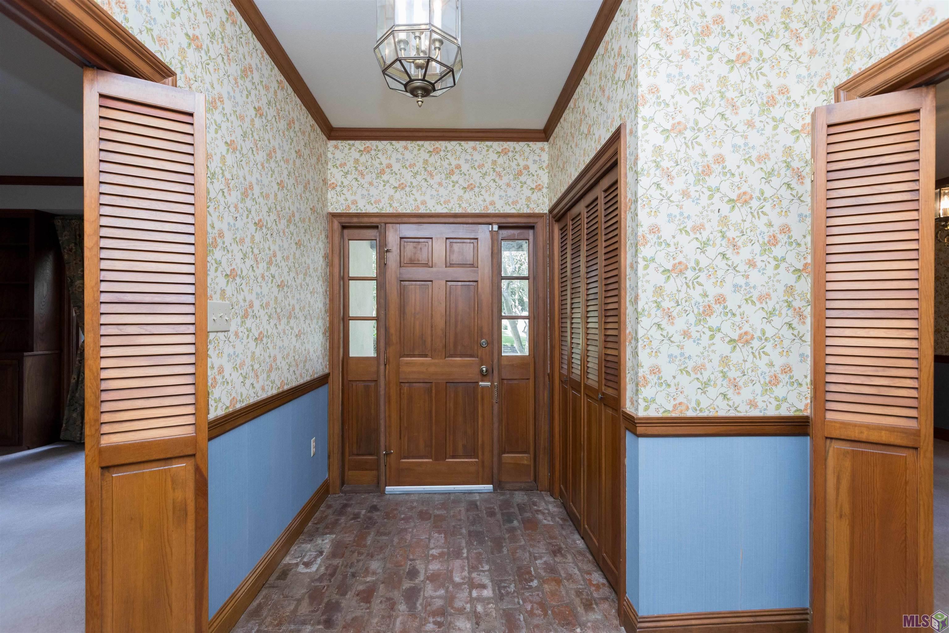 6631 Boone Avenue Baton Rouge, LA 70808 - Photo 3 of 47 Foyer
