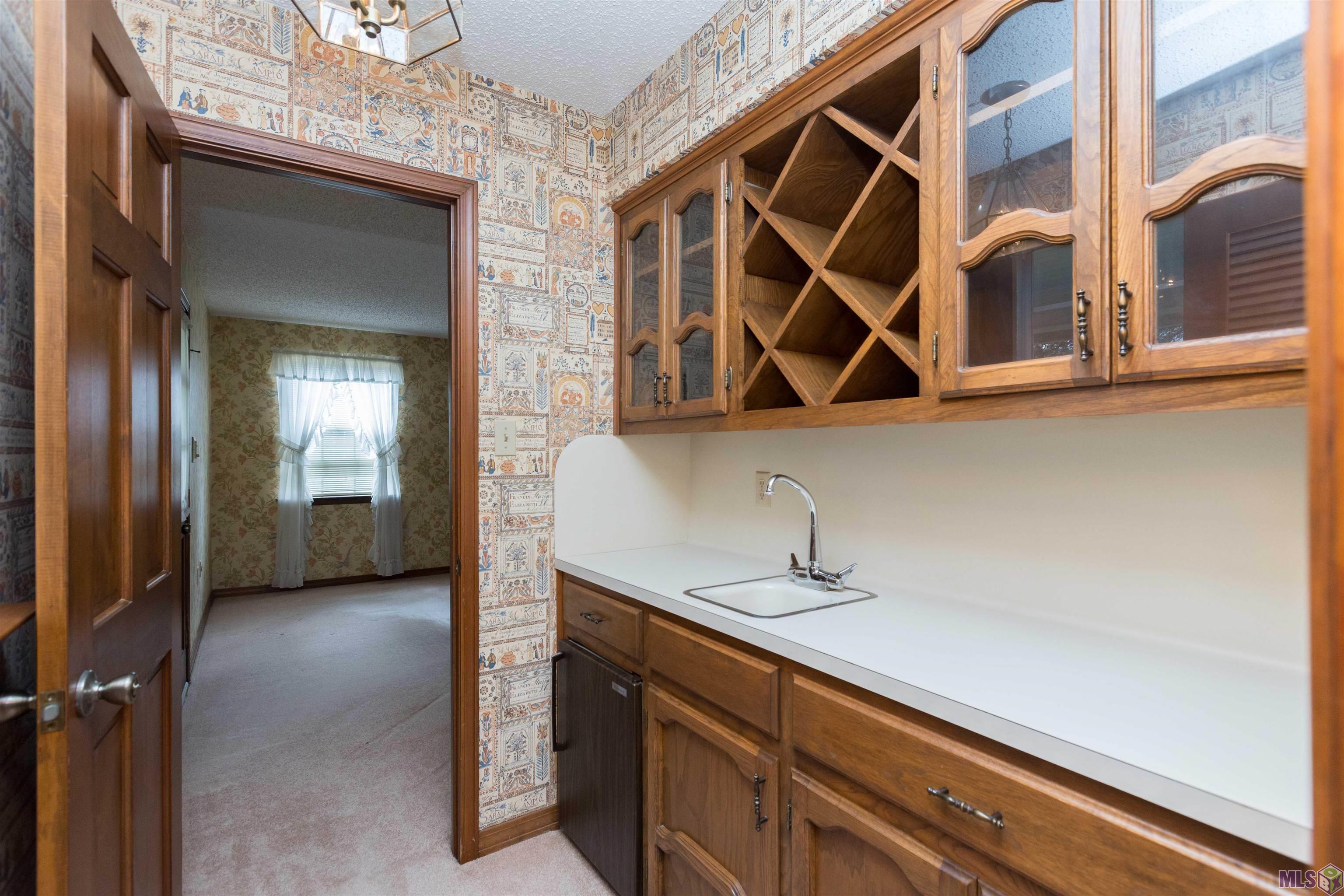6631 Boone Avenue Baton Rouge, LA 70808 - Photo 9 of 47 WET BAR