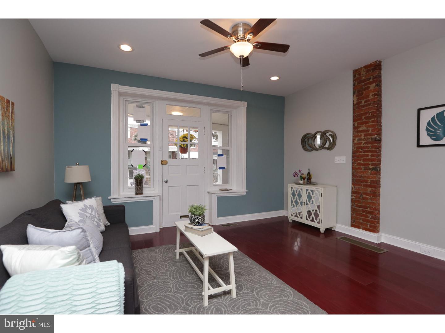316 Righter Street Philadelphia, PA 19128 - Photo 6 of 25 Living Room