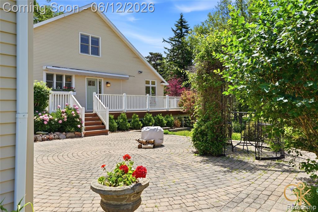 1293 Burns Road Milford, MI 48381 - Photo 57 of 82