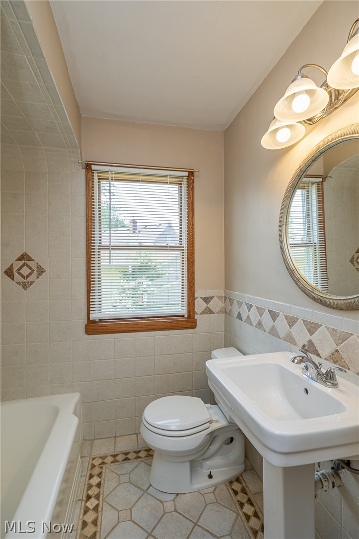 6136 North Canterbury Road Parma, OH 44129 - Photo 14 of 34 Gallery Image 14