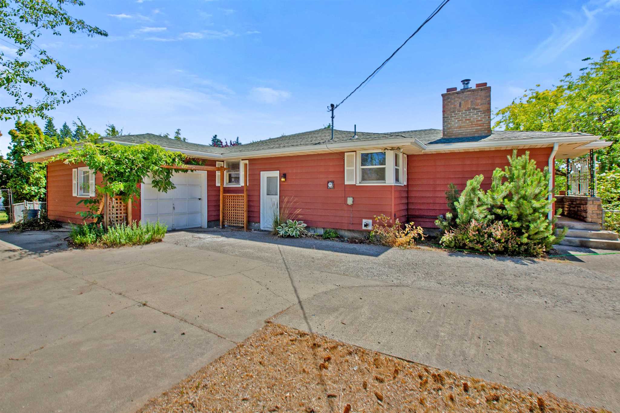 318 North Best Road Spokane Valley, WA 99216 - Photo 3 of 32