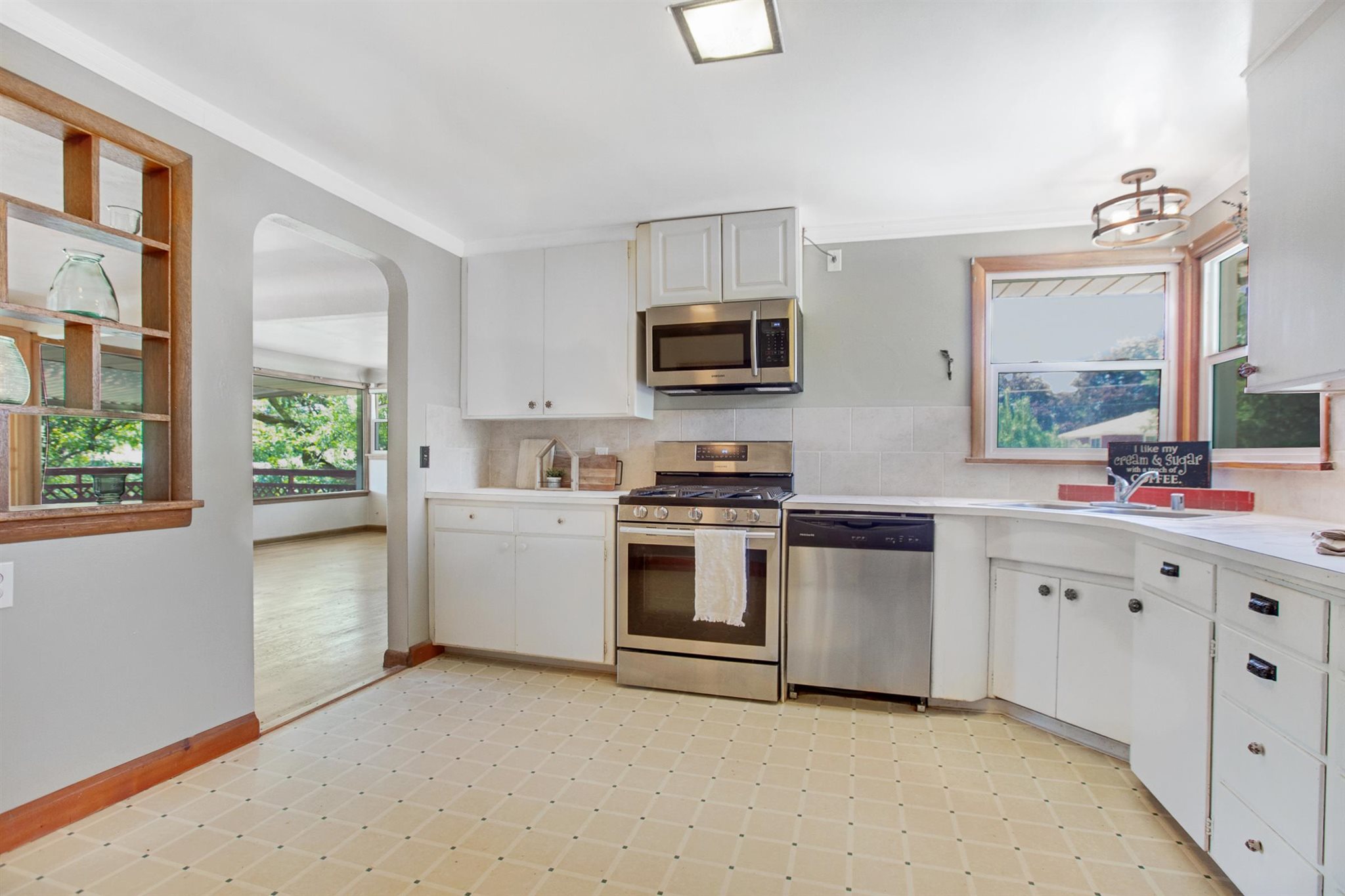 318 North Best Road Spokane Valley, WA 99216 - Photo 10 of 32