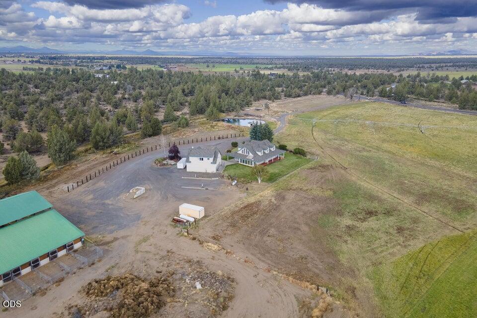 24585 Dodds Road Bend, OR 97701 - Photo 95 of 114