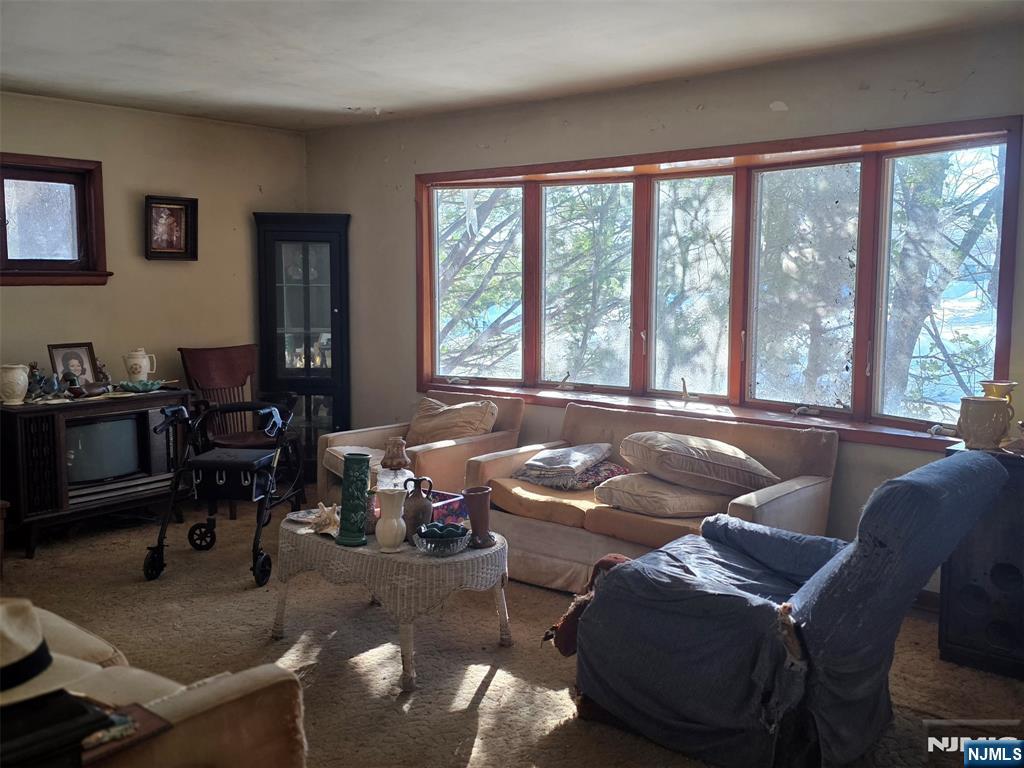 21 Sampson Street Saddle Brook, NJ 07663 - Photo 5 of 9