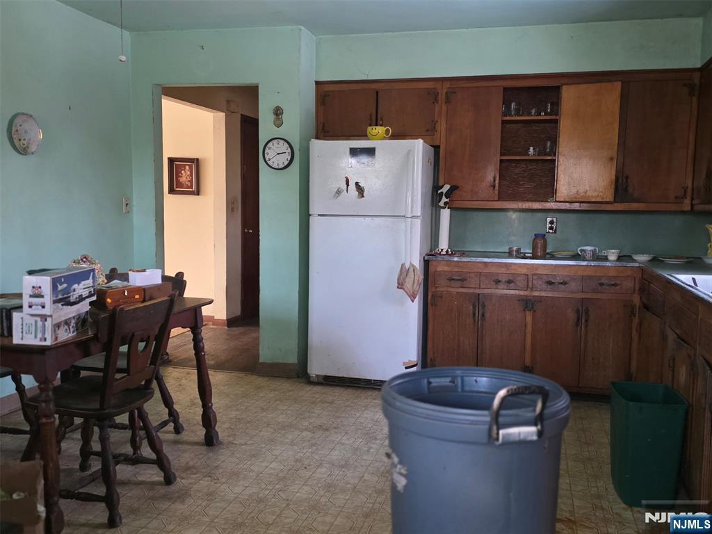 21 Sampson Street Saddle Brook, NJ 07663 - Photo 8 of 9