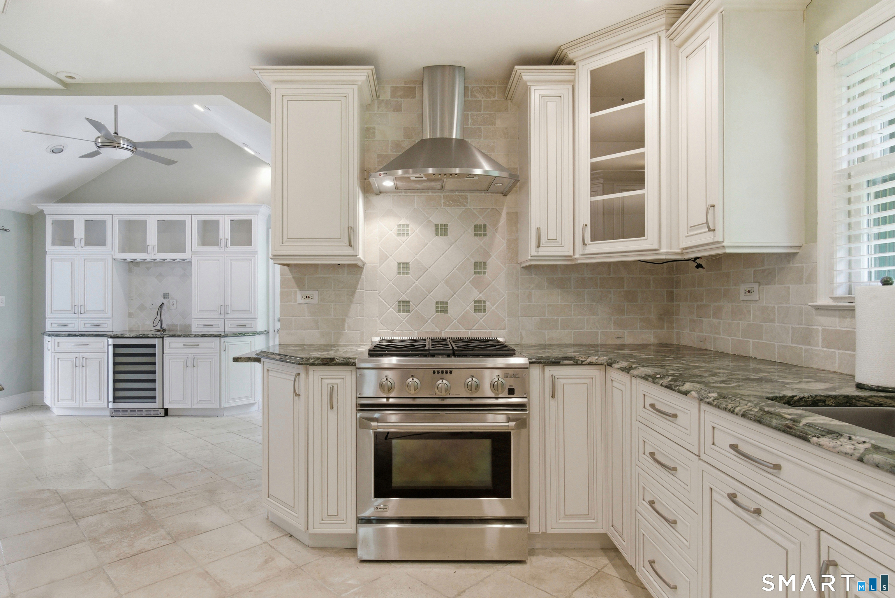 24 Highbrook Road Norwalk, CT 06851 - Photo 8 of 23