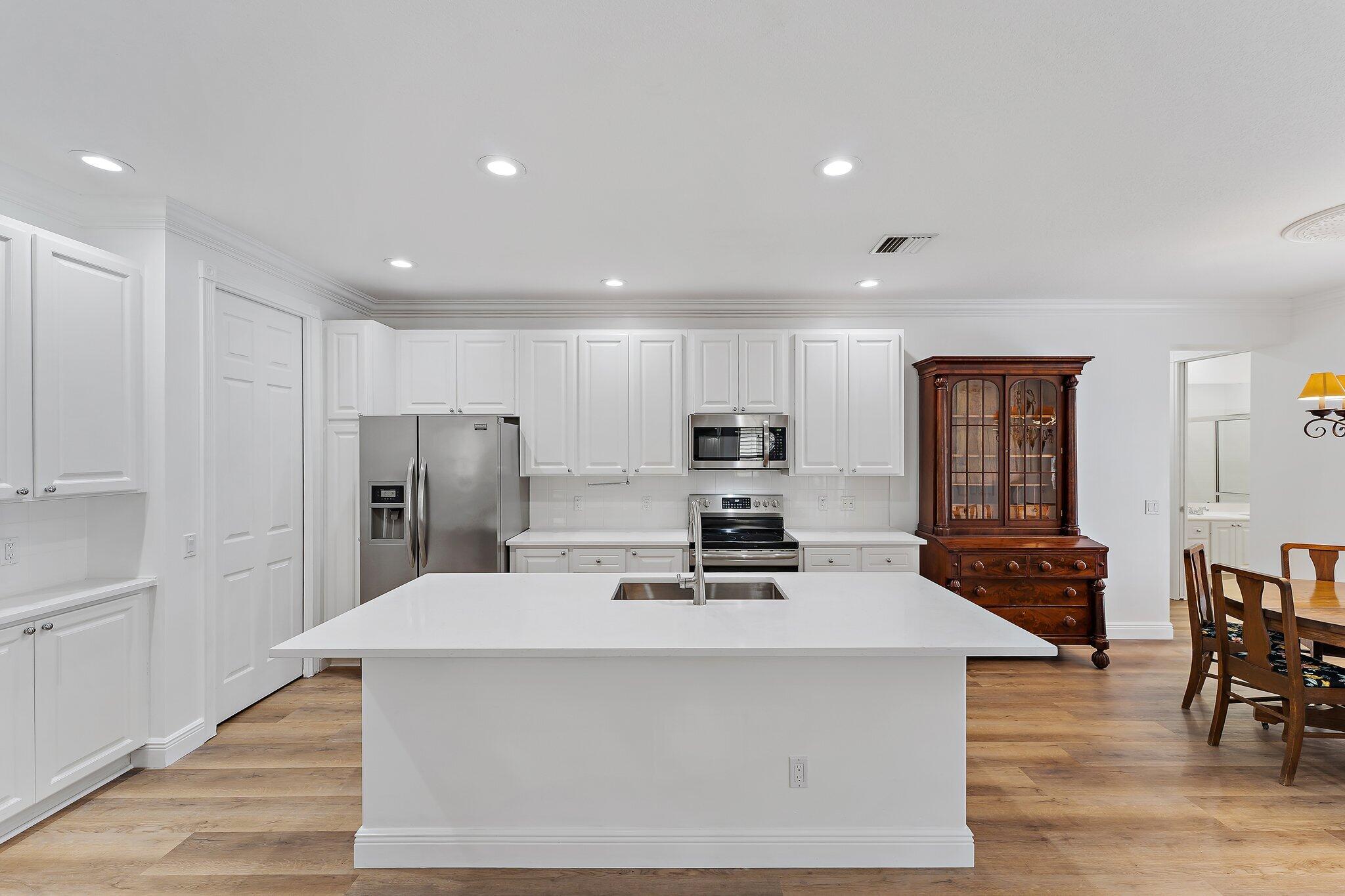 242 San Remo Drive Jupiter, FL 33458 - Photo 18 of 54 Kitchen