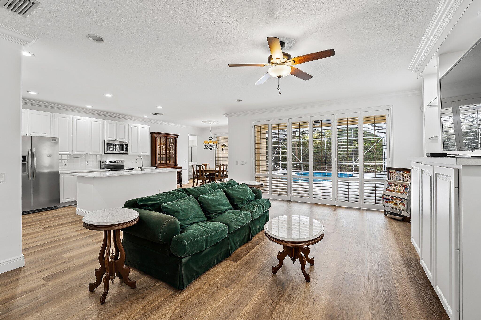 242 San Remo Drive Jupiter, FL 33458 - Photo 25 of 54 Family/Great Room