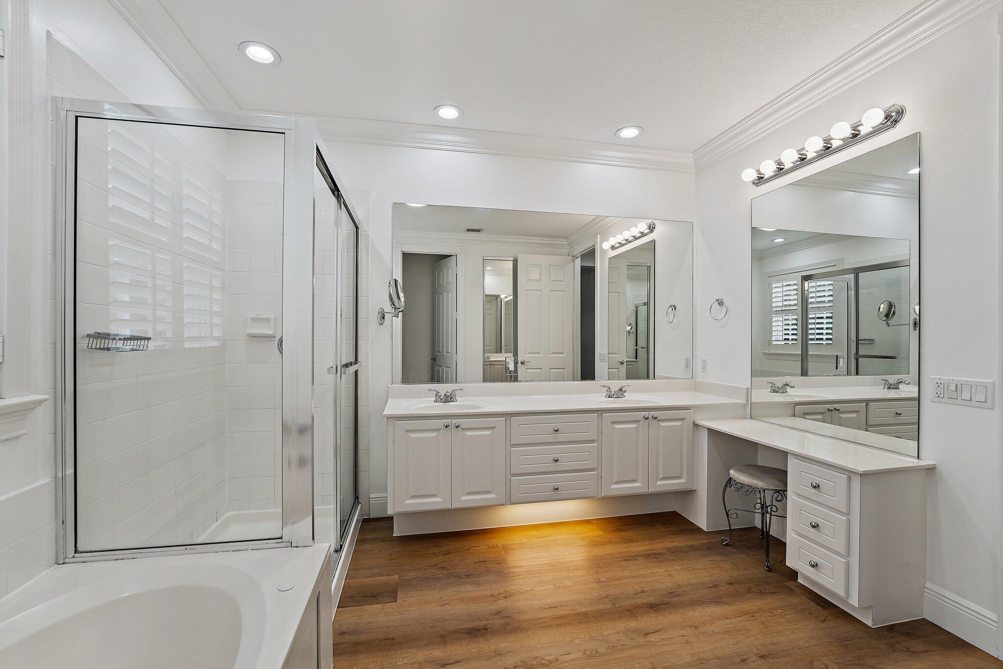 242 San Remo Drive Jupiter, FL 33458 - Photo 32 of 54 Grand Suite