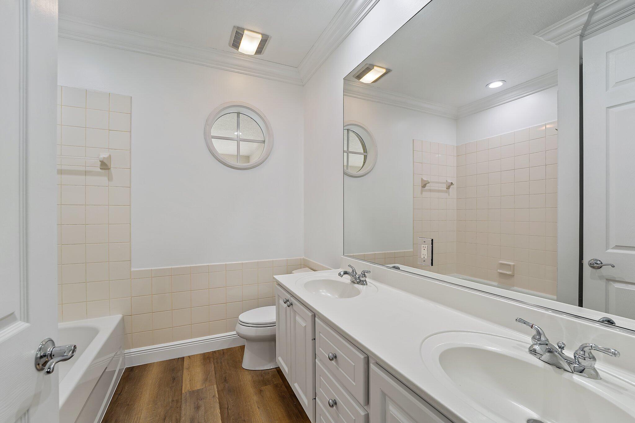 242 San Remo Drive Jupiter, FL 33458 - Photo 38 of 54 Bathroom 3