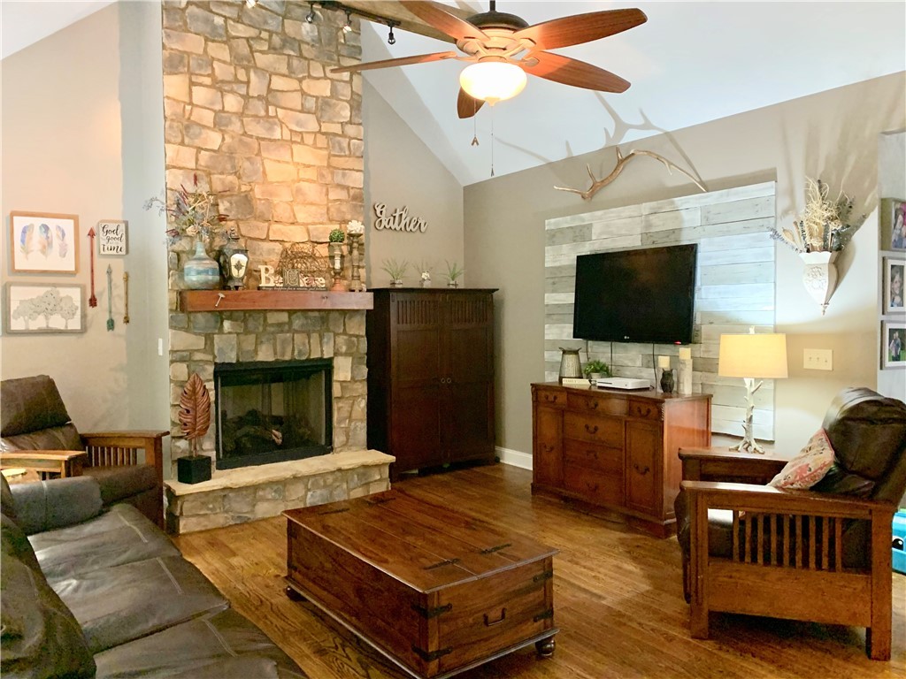 132 Boulden Road Fair Play, SC 29643 - Photo 4 of 36 Gallery Image 4