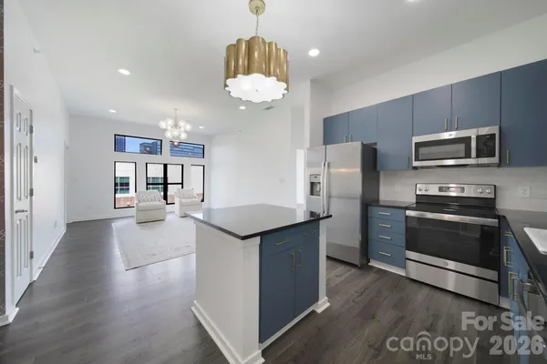 $499,900 | 2125 Southend Drive, Unit 438, Charlotte, NC 28203