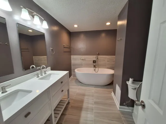 $3,900 | 735 Lake Frances Drive, Charleston, SC 29412