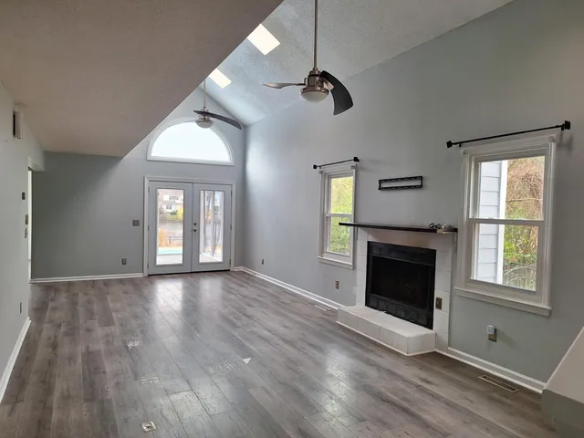 $3,900 | 735 Lake Frances Drive, Charleston, SC 29412