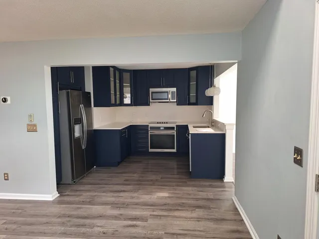 $3,900 | 735 Lake Frances Drive, Charleston, SC 29412