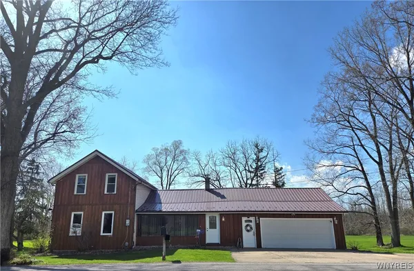 $269,900 | 8984 Lovers Lane Road, Pembroke, NY 14036
