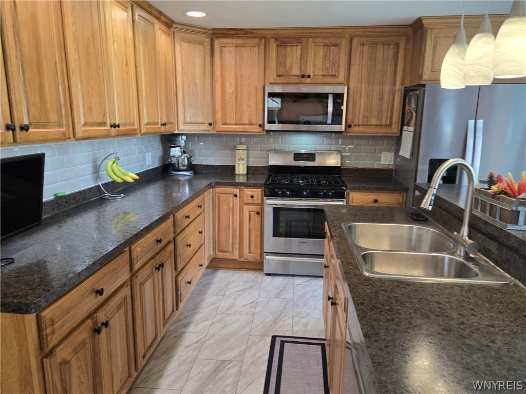 8984 Lovers Lane Road Pembroke, NY 14036 - Photo 12 of 50