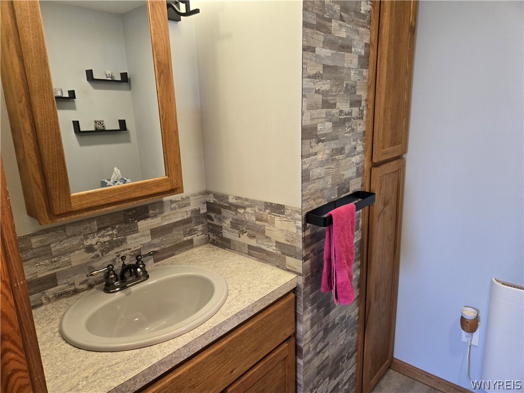 8984 Lovers Lane Road Pembroke, NY 14036 - Photo 37 of 50