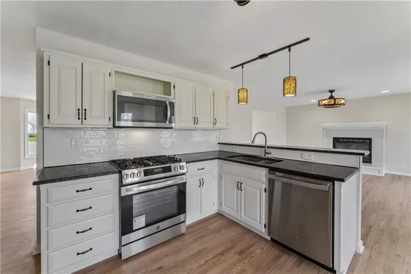$424,900 | 14985 Forestview Court, Bonner Springs, KS 66012