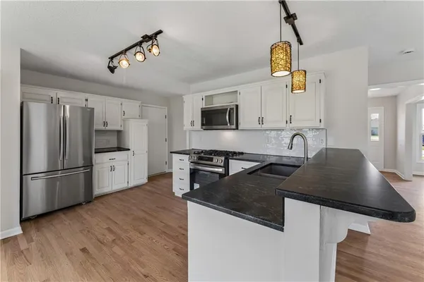$424,900 | 14985 Forestview Court, Bonner Springs, KS 66012
