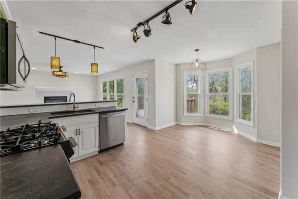 $424,900 | 14985 Forestview Court, Bonner Springs, KS 66012