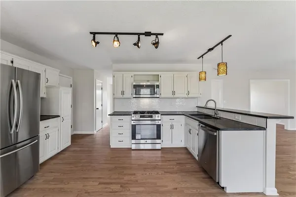 $424,900 | 14985 Forestview Court, Bonner Springs, KS 66012