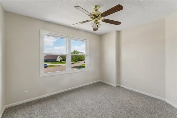 $424,900 | 14985 Forestview Court, Bonner Springs, KS 66012