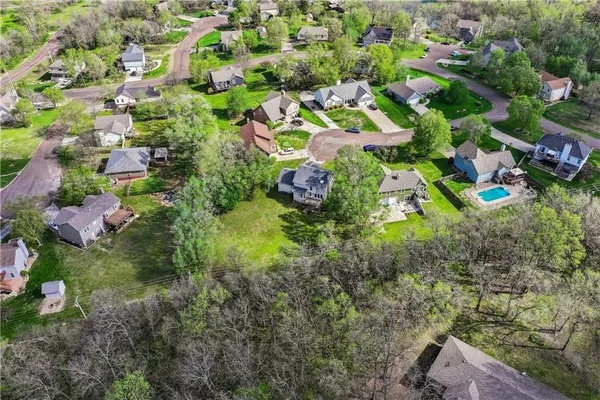 $424,900 | 14985 Forestview Court, Bonner Springs, KS 66012