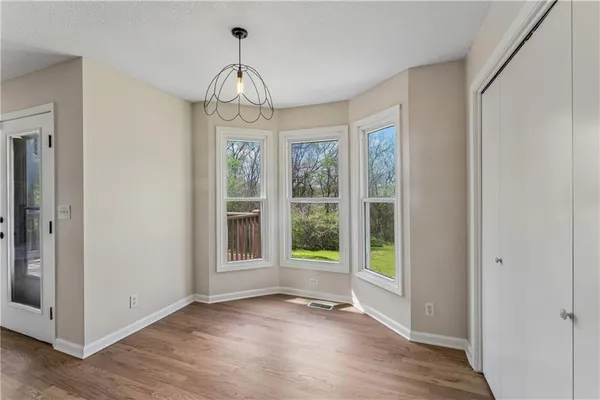 $424,900 | 14985 Forestview Court, Bonner Springs, KS 66012