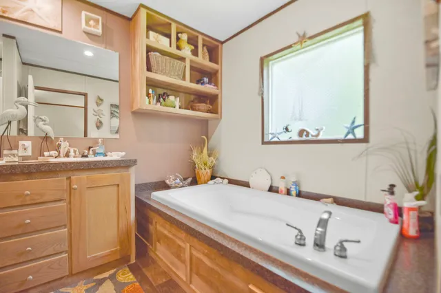 $239,000 | 106 North 3rd Street, Highlands, TX 77562