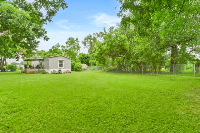 $239,000 | 106 North 3rd Street, Highlands, TX 77562