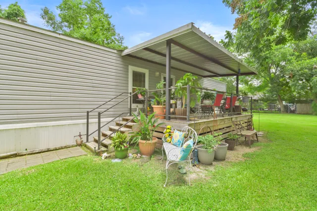 $239,000 | 106 North 3rd Street, Highlands, TX 77562