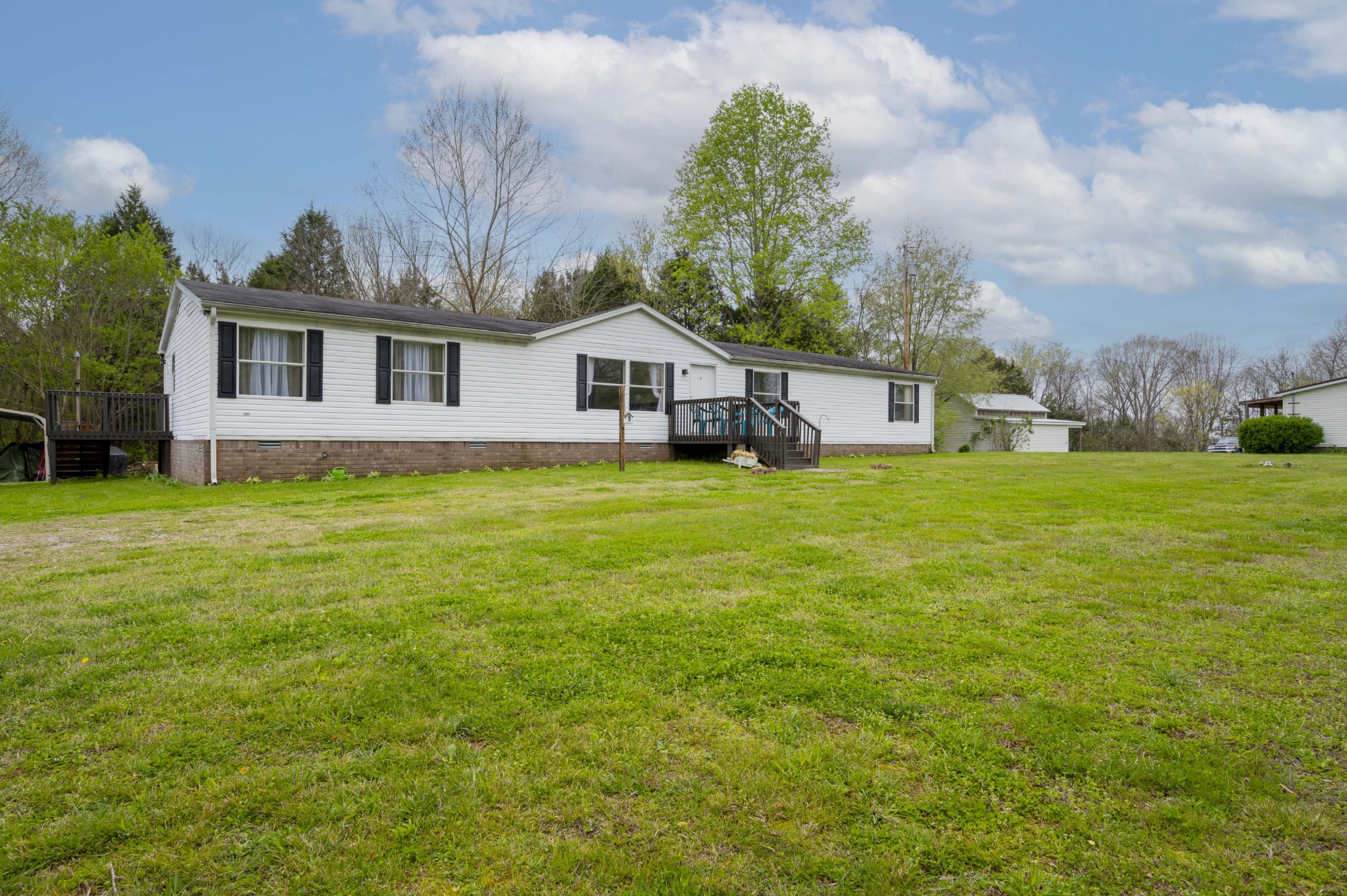 1822 Groveland Ridge Road Columbia, TN 38401 - Photo 2 of 48 a front view of a house with a yard