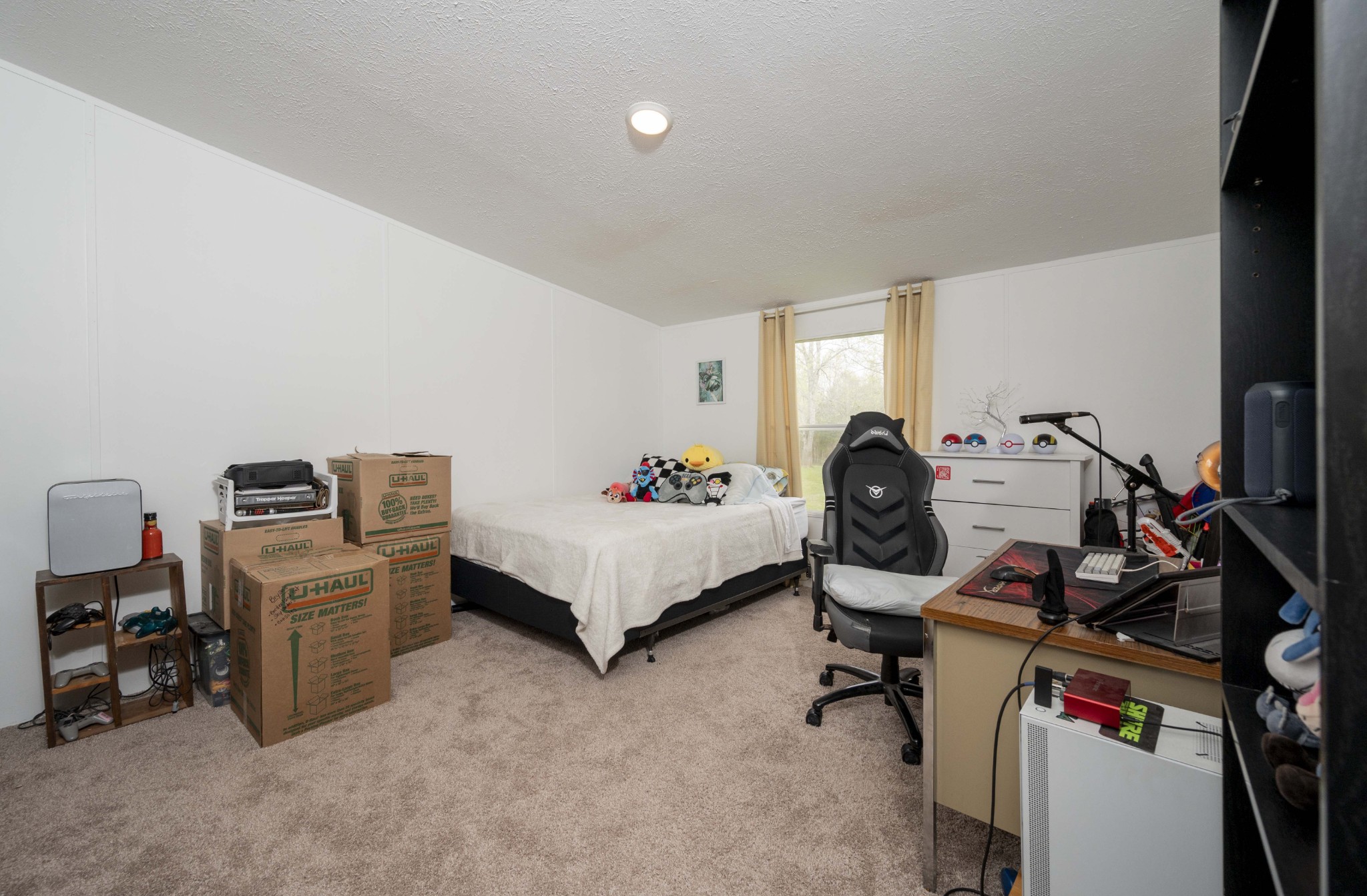 1822 Groveland Ridge Road Columbia, TN 38401 - Photo 31 of 48 a bed room with a bed and a chair