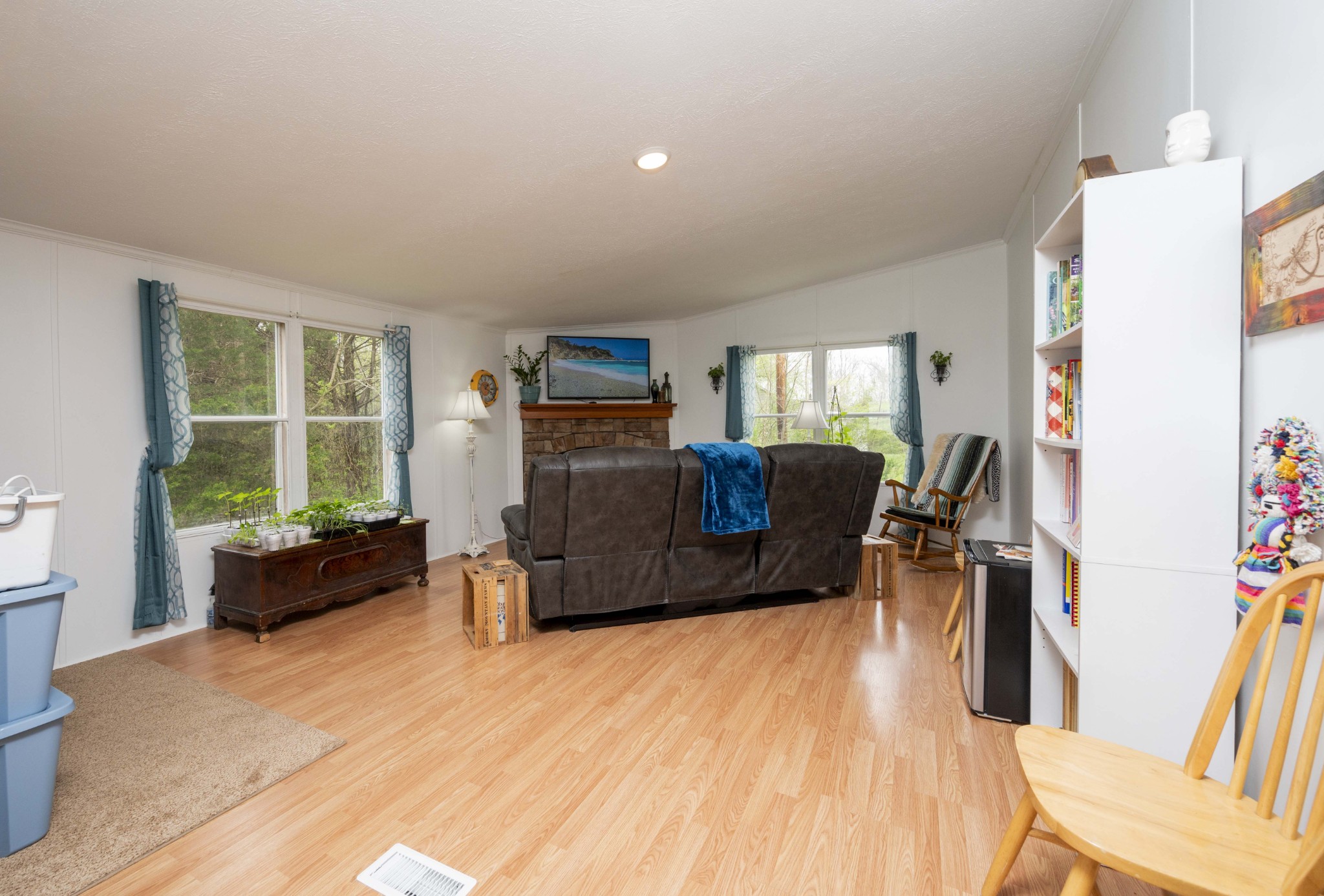 1822 Groveland Ridge Road Columbia, TN 38401 - Photo 34 of 48 a living room with furniture and a large window