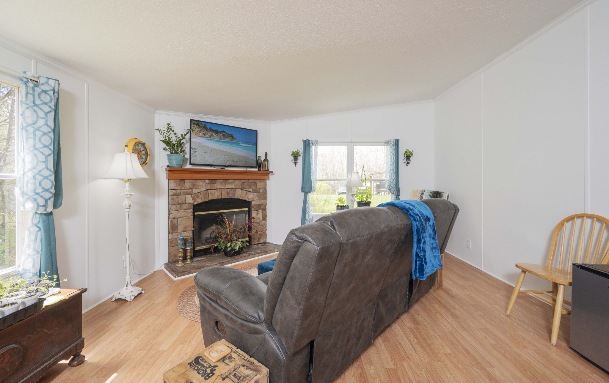 1822 Groveland Ridge Road Columbia, TN 38401 - Photo 40 of 48 a living room with furniture and a fireplace