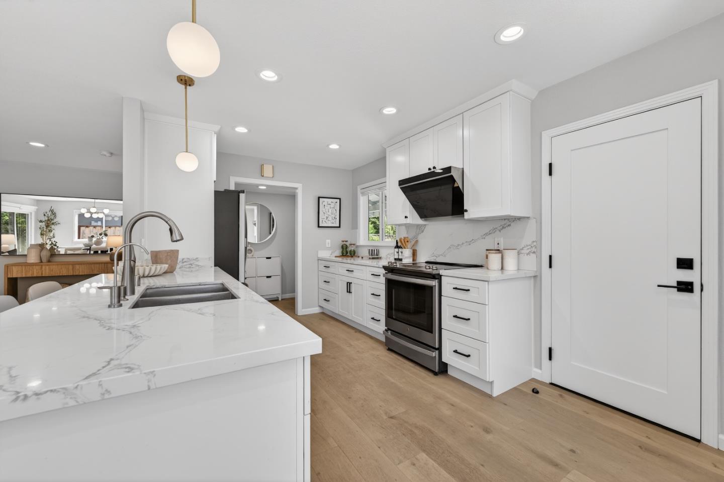 4533 Doyle Road San Jose, CA 95129 - Photo 6 of 43 Gallery Image 6