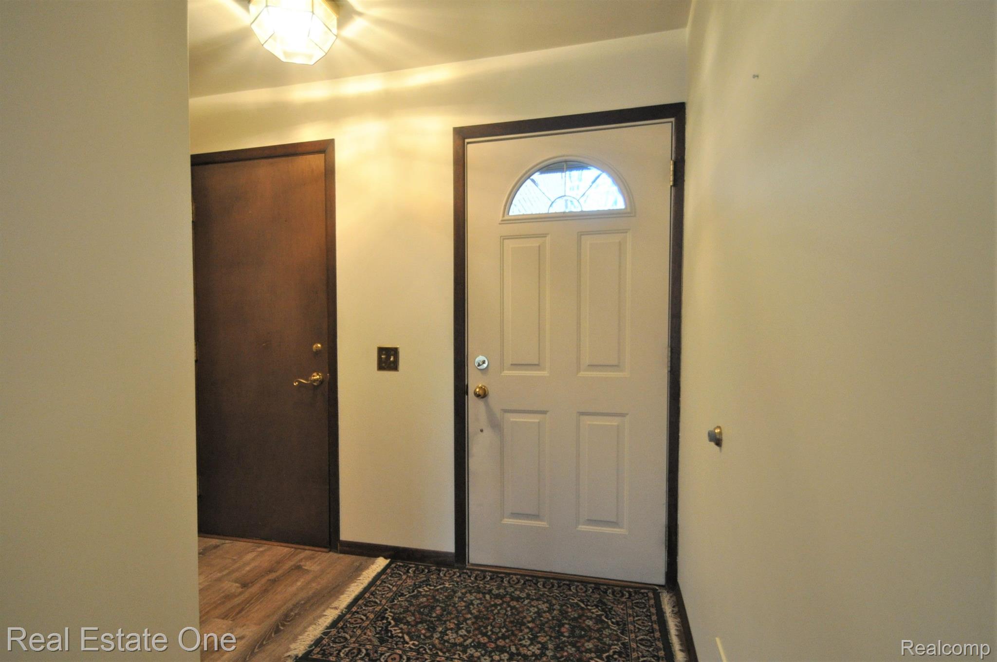 1064 Willow Grove Court Rochester, MI 48307 - Photo 7 of 35 Gallery Image 7