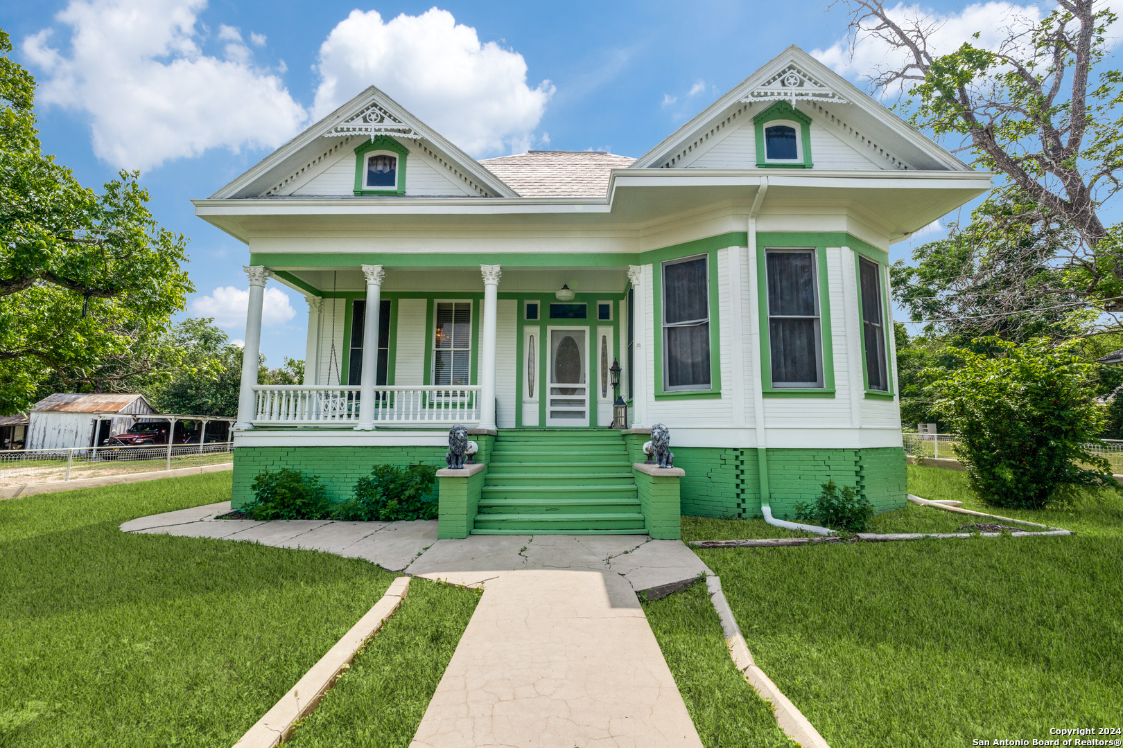 9248 Farm to Market Rd 725  