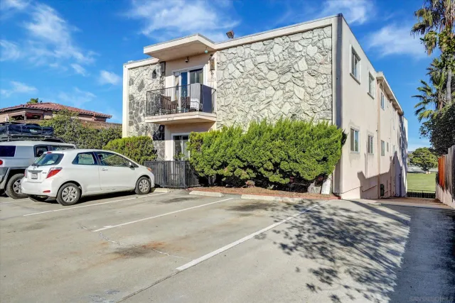 $2,699 | 4712 West Point Loma Boulevard, Unit 4, San Diego, CA 92107