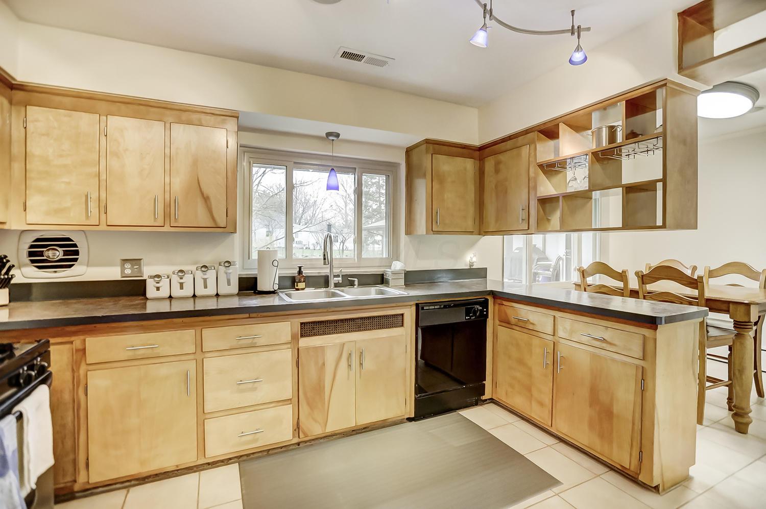 2683 Tudor Road Columbus, OH 43209 - Photo 10 of 34 Gallery Image 10