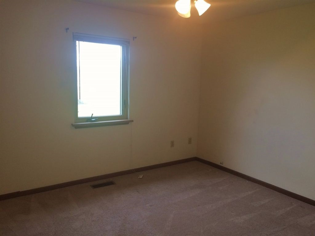 2003 West Cedar Canyons Road Huntertown, IN 46748 - Photo 11 of 12 Gallery Image 11