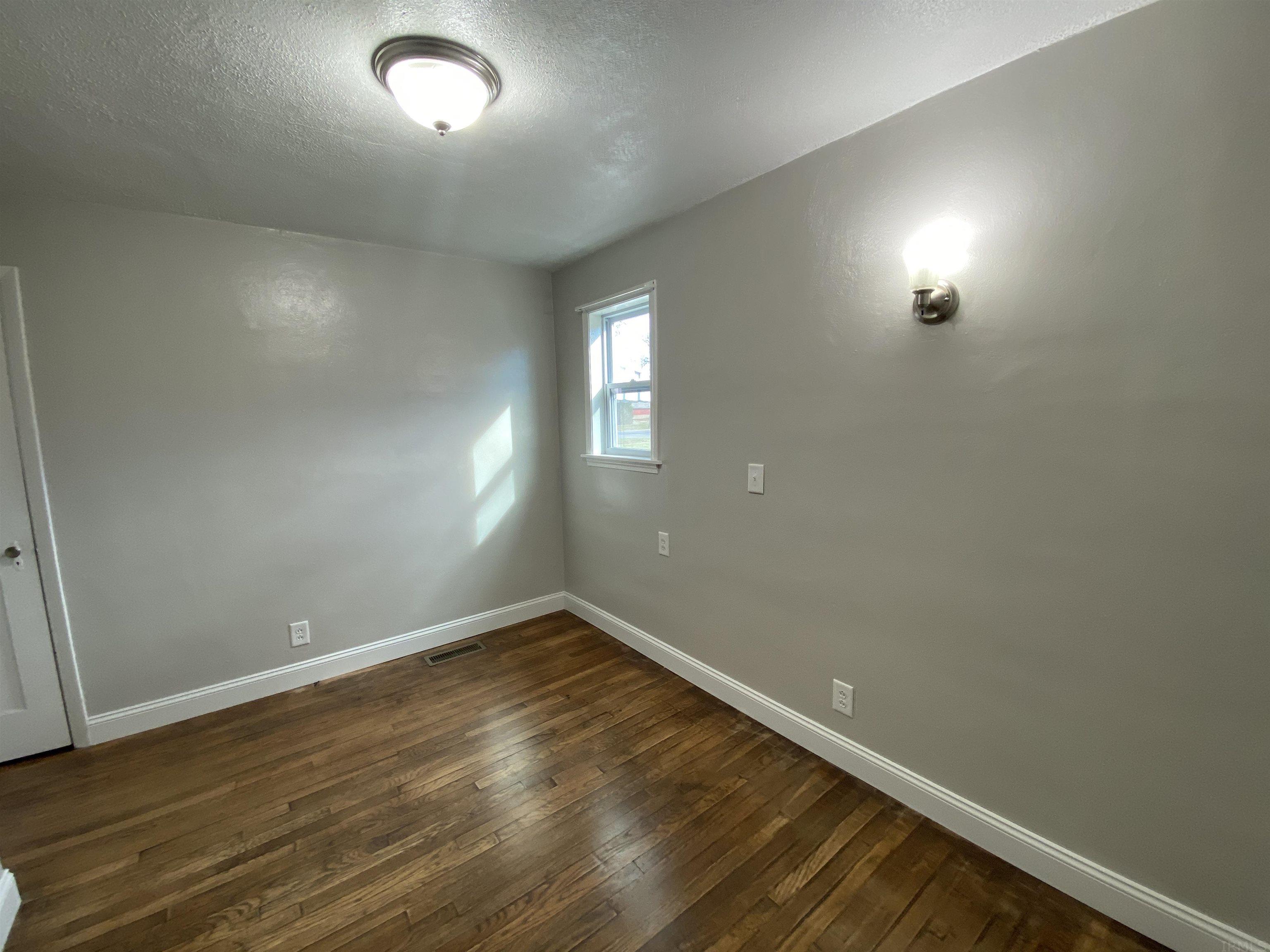 937 East 9th Street Rochester, IN 46975 - Photo 13 of 20 Gallery Image 13