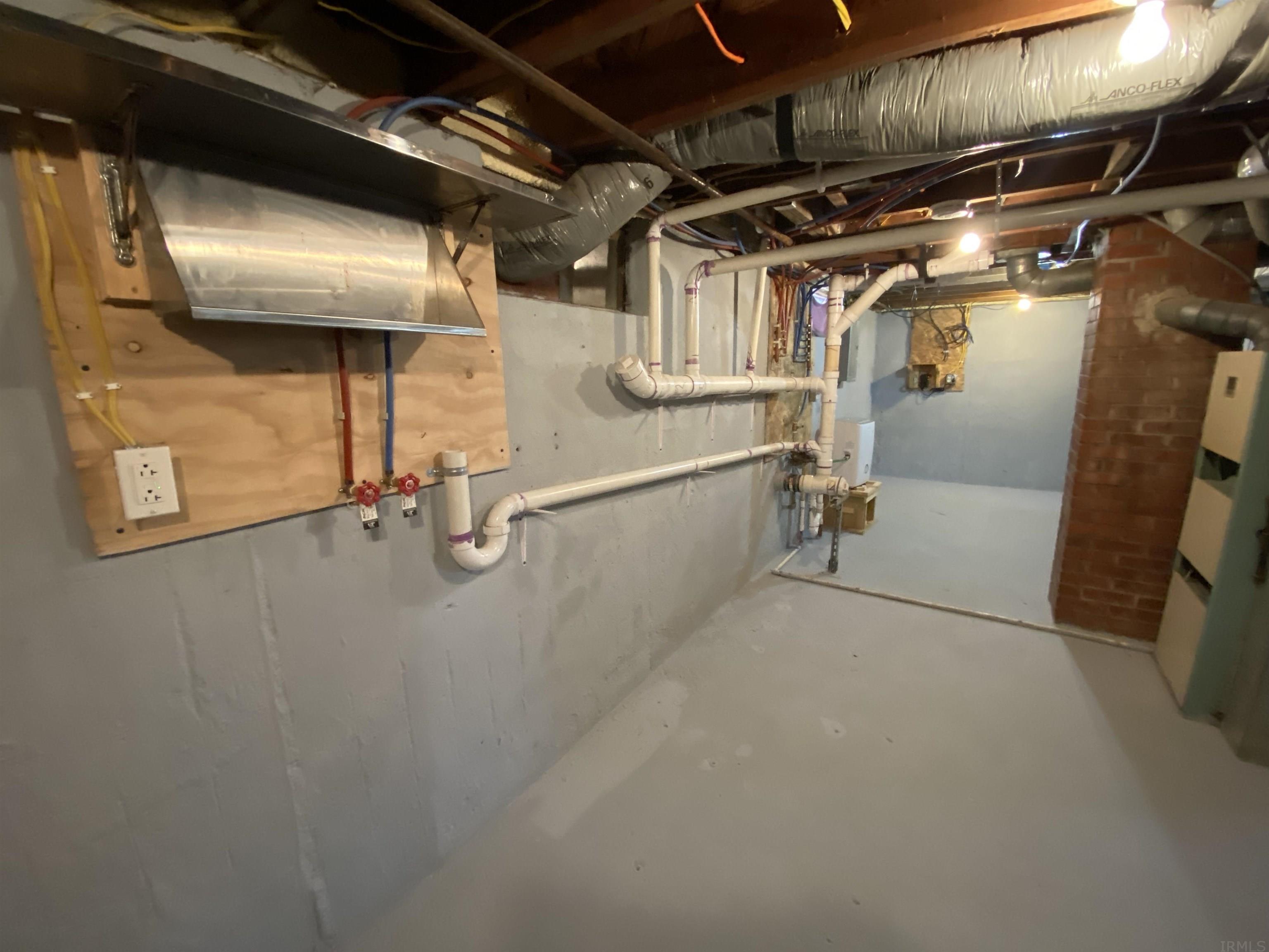 937 East 9th Street Rochester, IN 46975 - Photo 17 of 20 Gallery Image 17
