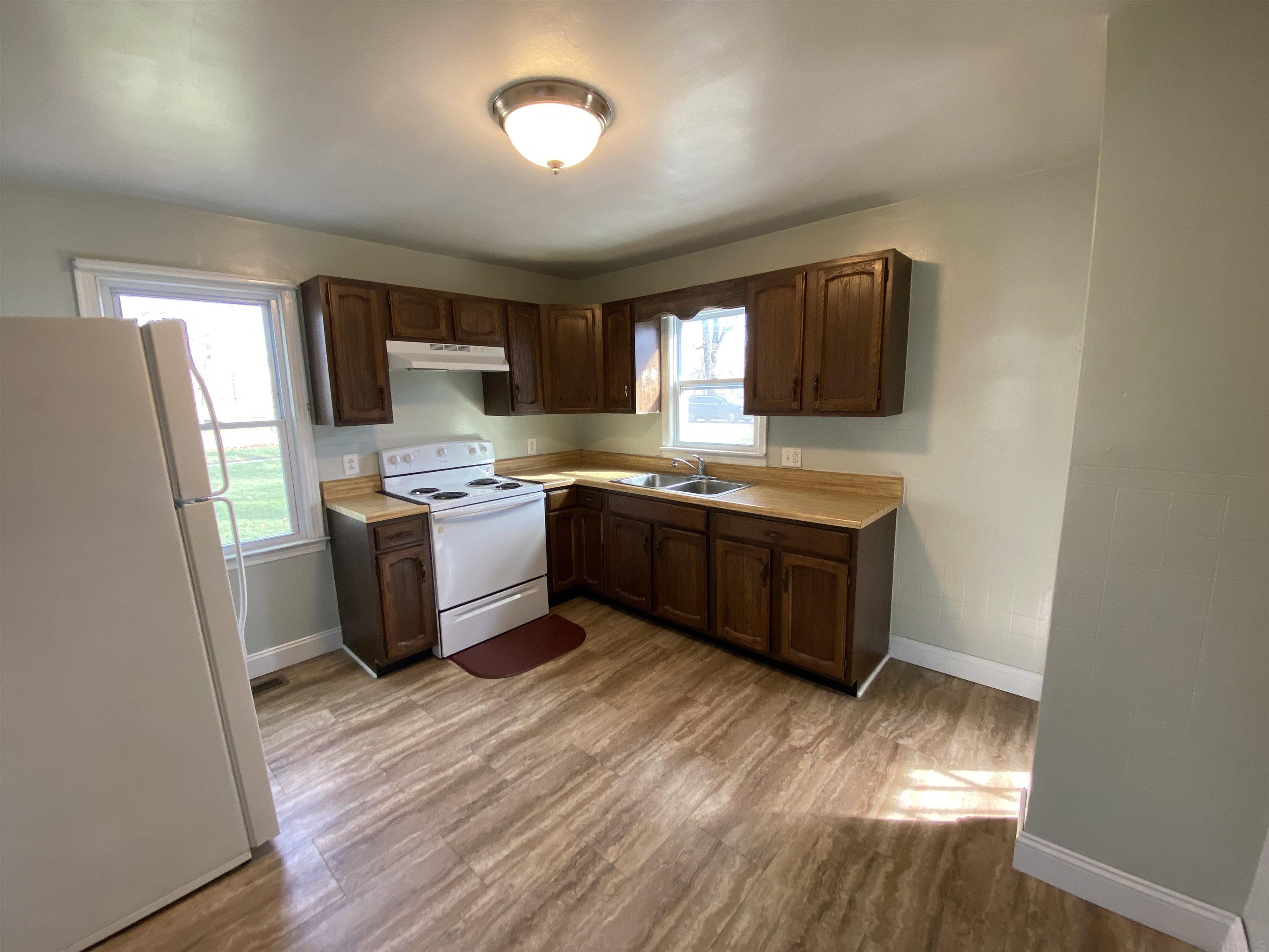 937 East 9th Street Rochester, IN 46975 - Photo 8 of 20 Gallery Image 8