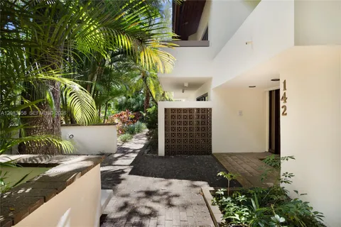 $4,295,000 | 142 Sans Souci Drive, Coral Gables, FL 33133
