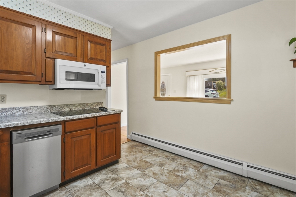 15 Springbrook Road Auburn, MA 01501 - Photo 6 of 28 Gallery Image 6