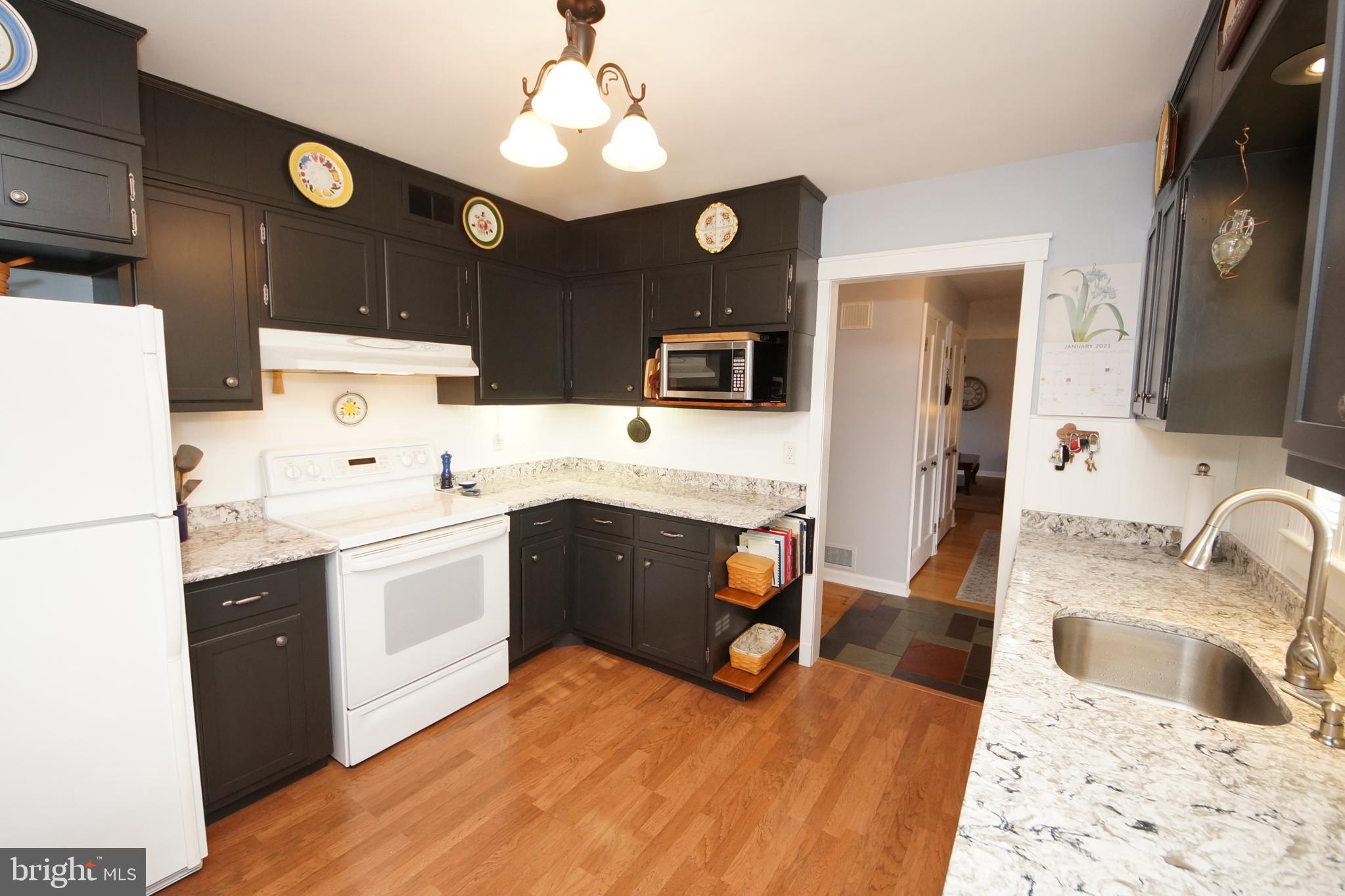 18 Crown Road Ewing, NJ 08638 - Photo 11 of 36 Gallery Image 11